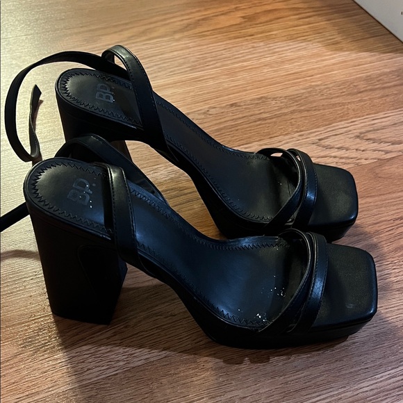 BP Elegant Black Block Heel Sandals - Picture 4 of 4